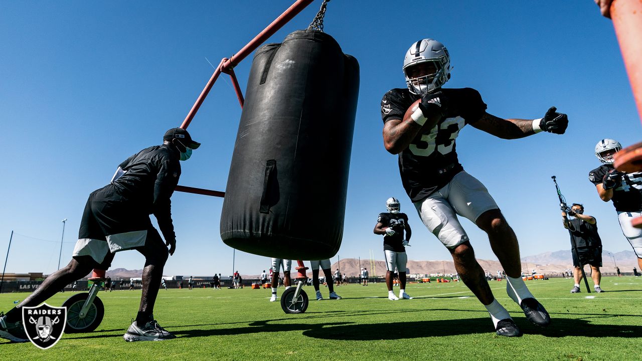 Las Vegas Raiders - Big-time players make #ShouldersOfGreatness