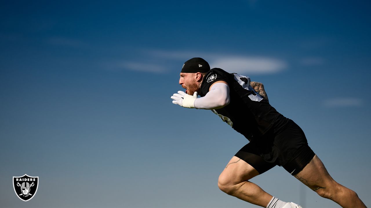 Maxx Crosby gets physical in Raiders' spirited first practice of training  camp in pads - The Athletic