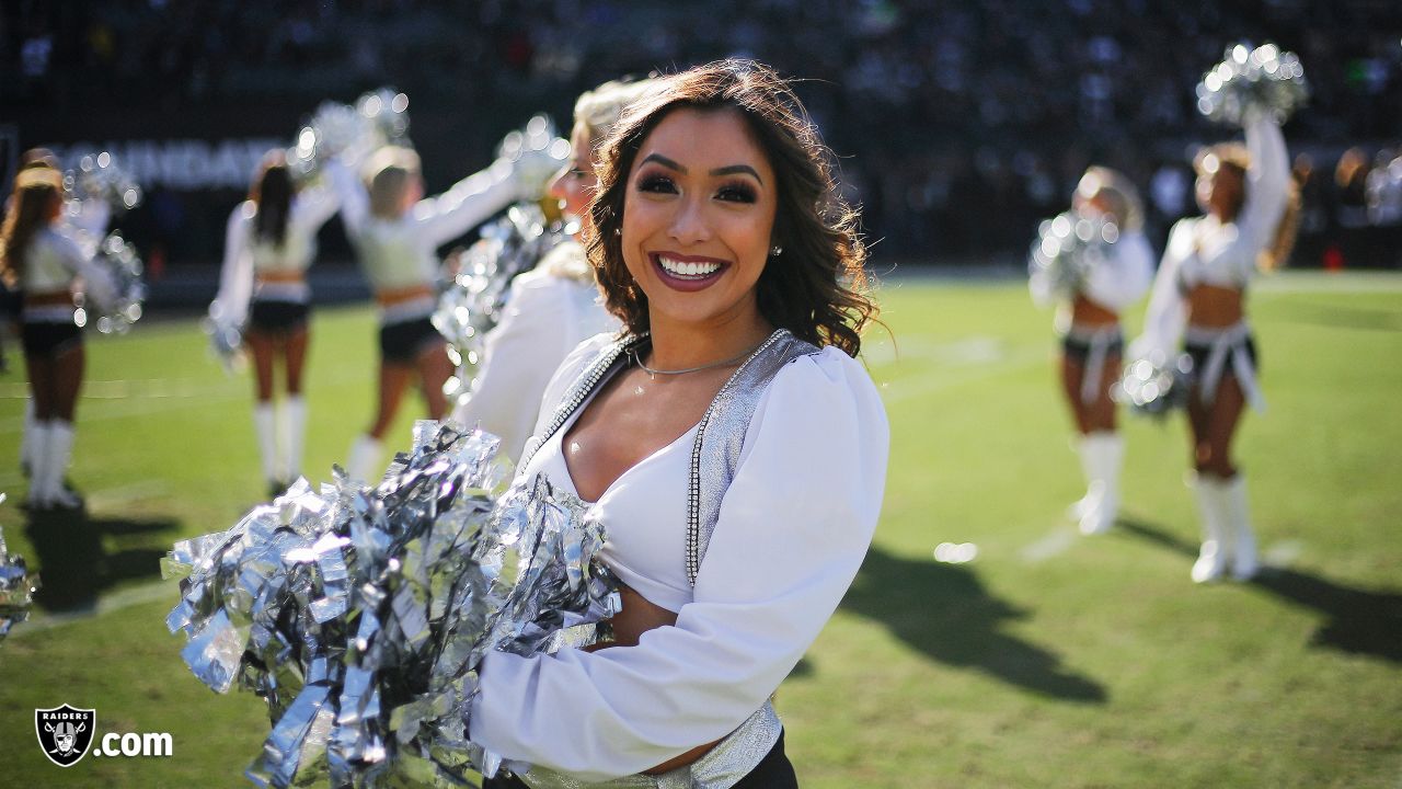 Sights of the Game: Raiderettes vs. Jaguars