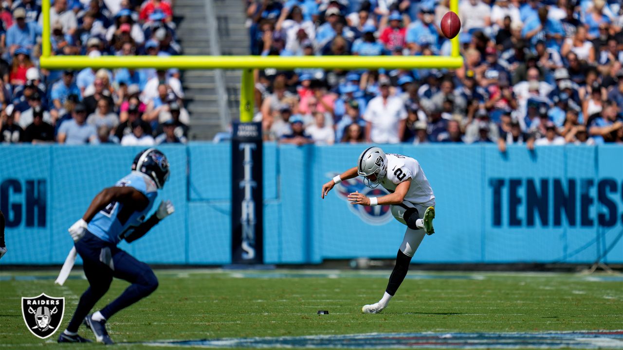 Mack Hollins's huge catches, career day gives Raiders chance late vs Titans