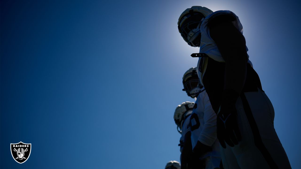 Los Angeles Rams cornerback Robert Rochell (8) takes his stance during an  NFL preseason football game against the Las Vegas Raiders, Saturday, Aug.  19, 2023, in Inglewood, Calif. (AP Photo/Kyusung Gong Stock