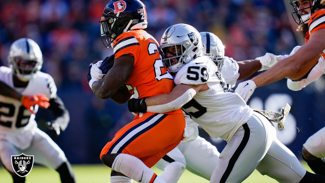 Las Vegas Raiders defensive end Maxx Crosby (98) warms up before an NFL  football game against the Denver Broncos in Denver, Sunday, Nov. 20, 2022.  (AP Photo/David Zalubowski Stock Photo - Alamy