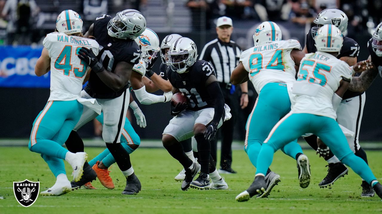 Peyton Barber adds to the Raiders' lead with goal-line TD