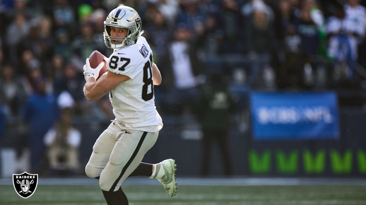 Las Vegas Raiders vs Seattle Seahawks 2022 Week 12: Studs and Duds