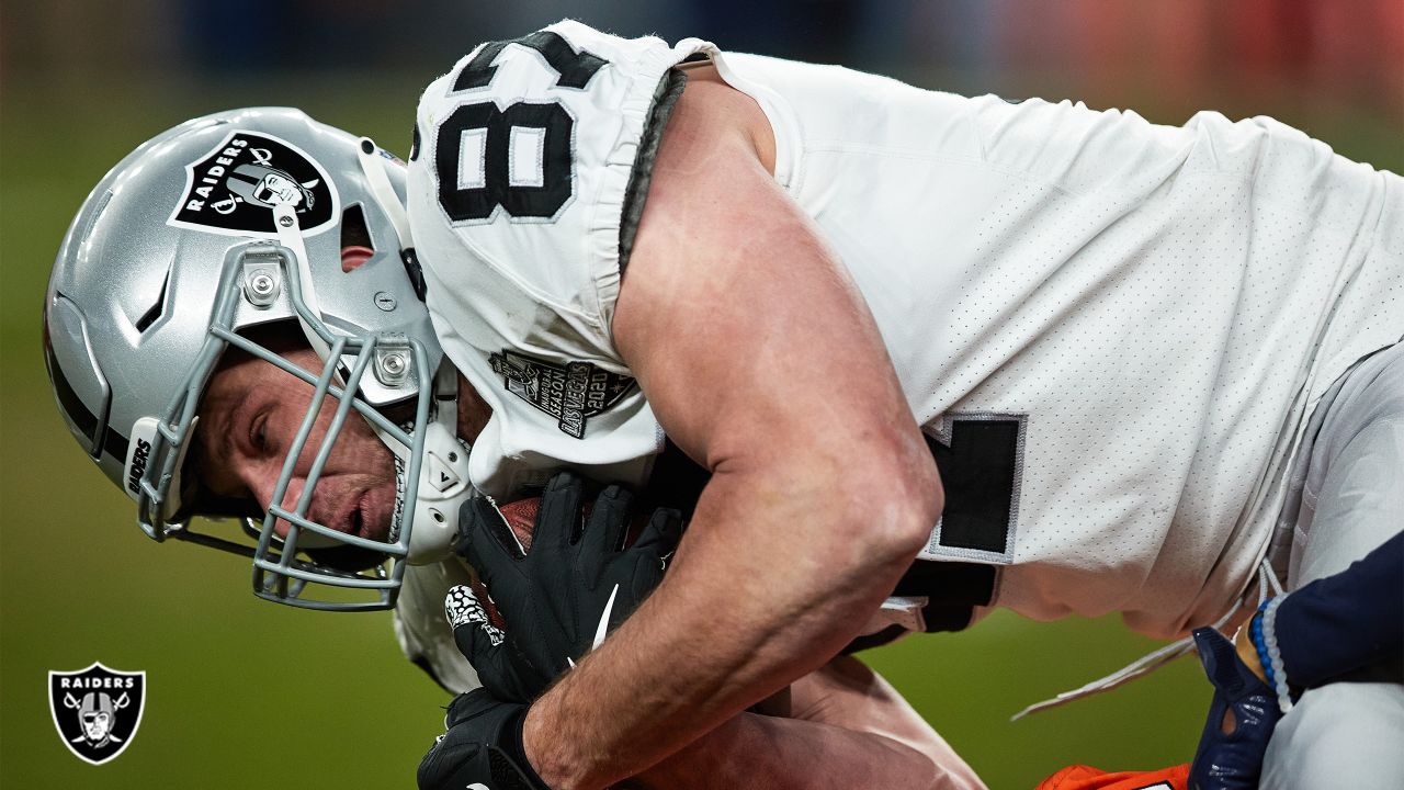 Maxx Crosby is the clean and 'crazy' heart of the Raiders' defense - Las  Vegas Sun News