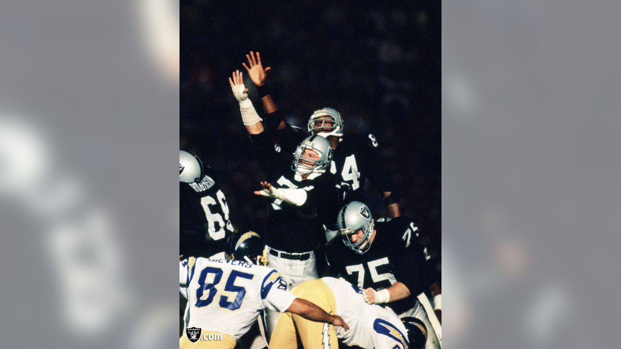 Raiders throwback jerseys celebrate 1970 team