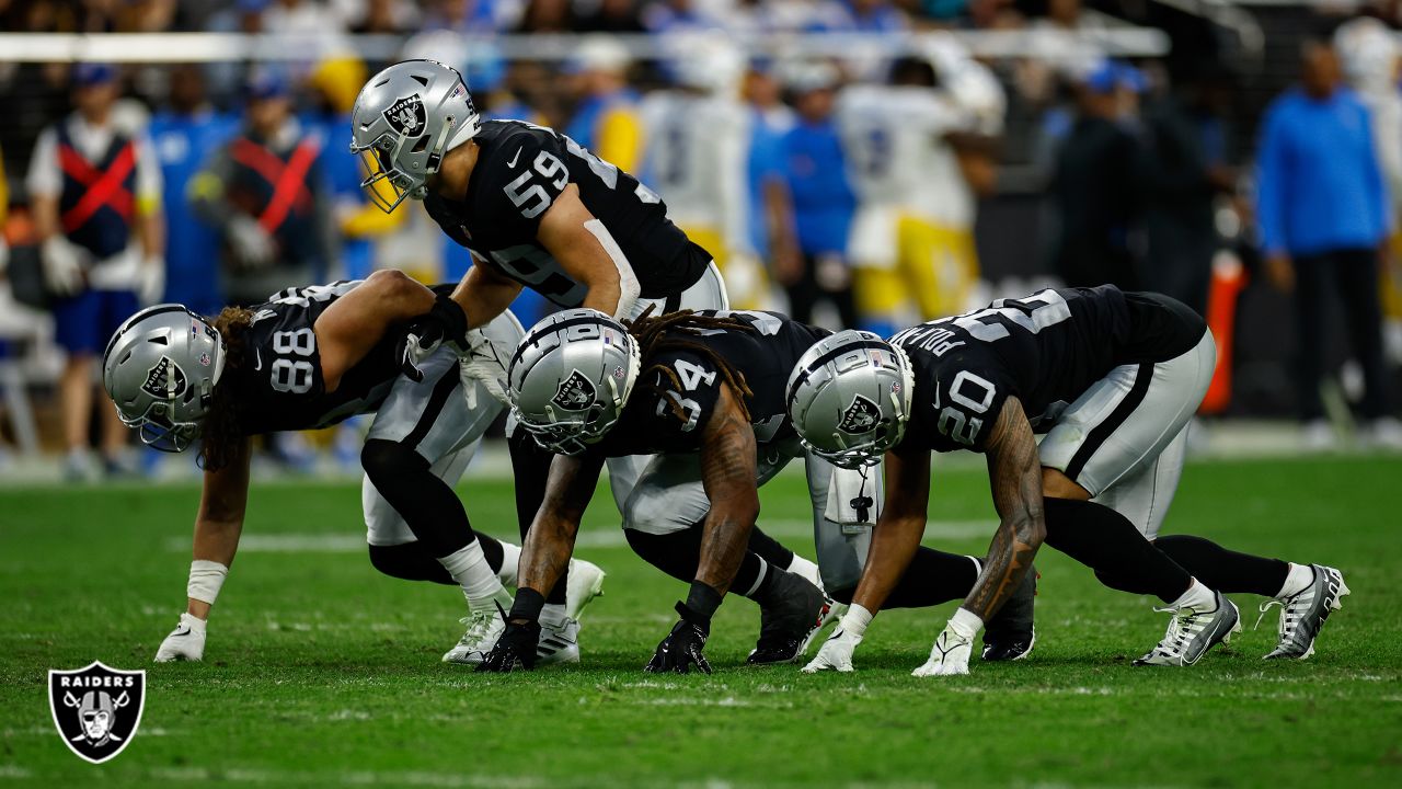 Las Vegas Raiders tight end Jacob Hollister (88) warms up before an NFL  football game against the Los Angeles Chargers, Sunday, Dec. 4, 2022, in  Las Vegas. (AP Photo/Rick Scuteri Stock Photo - Alamy