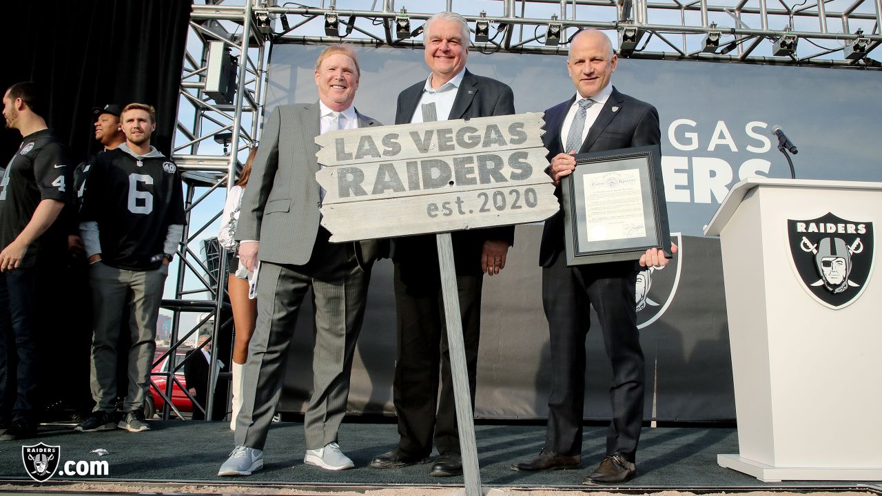 Owner Mark Davis welcomes Raiders to their new Vegas home