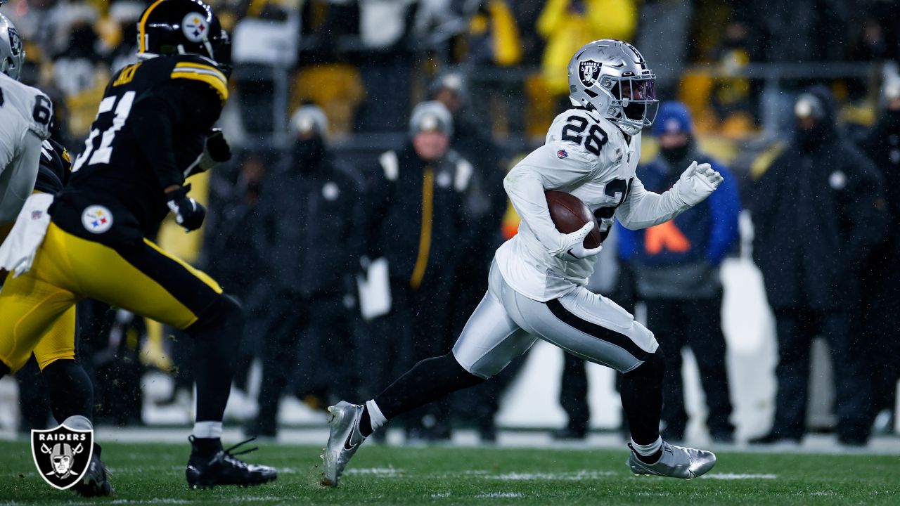 PREGAME PHOTOS: Week 16 vs. Raiders