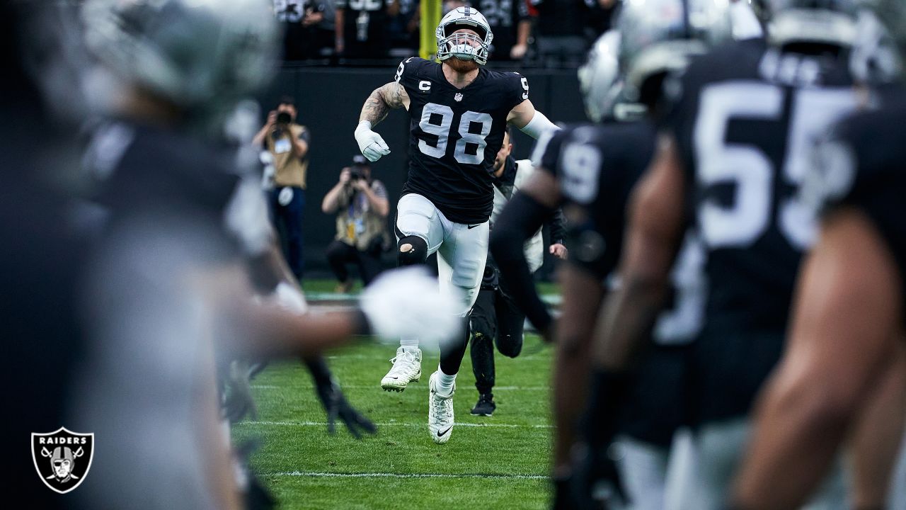 East Rutherford, New Jersey, USA. 6th Dec, 2020. Las Vegas Raiders  defensive end Maxx Crosby (98) in action during the NFL game between the  Las Vegas Raiders and the New York Jets