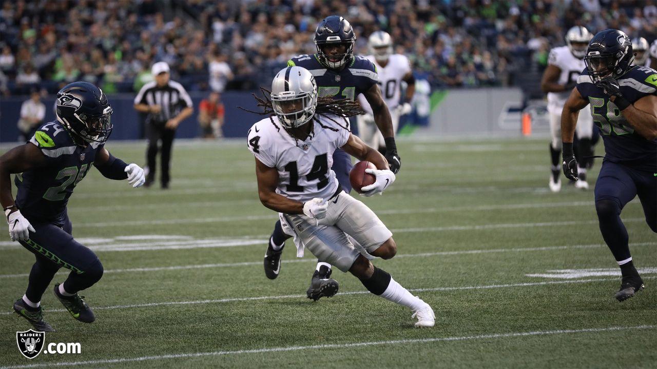 NFL preseason: E.J. Manuel tosses 3 TDs as Raiders topple Seahawks 30-19