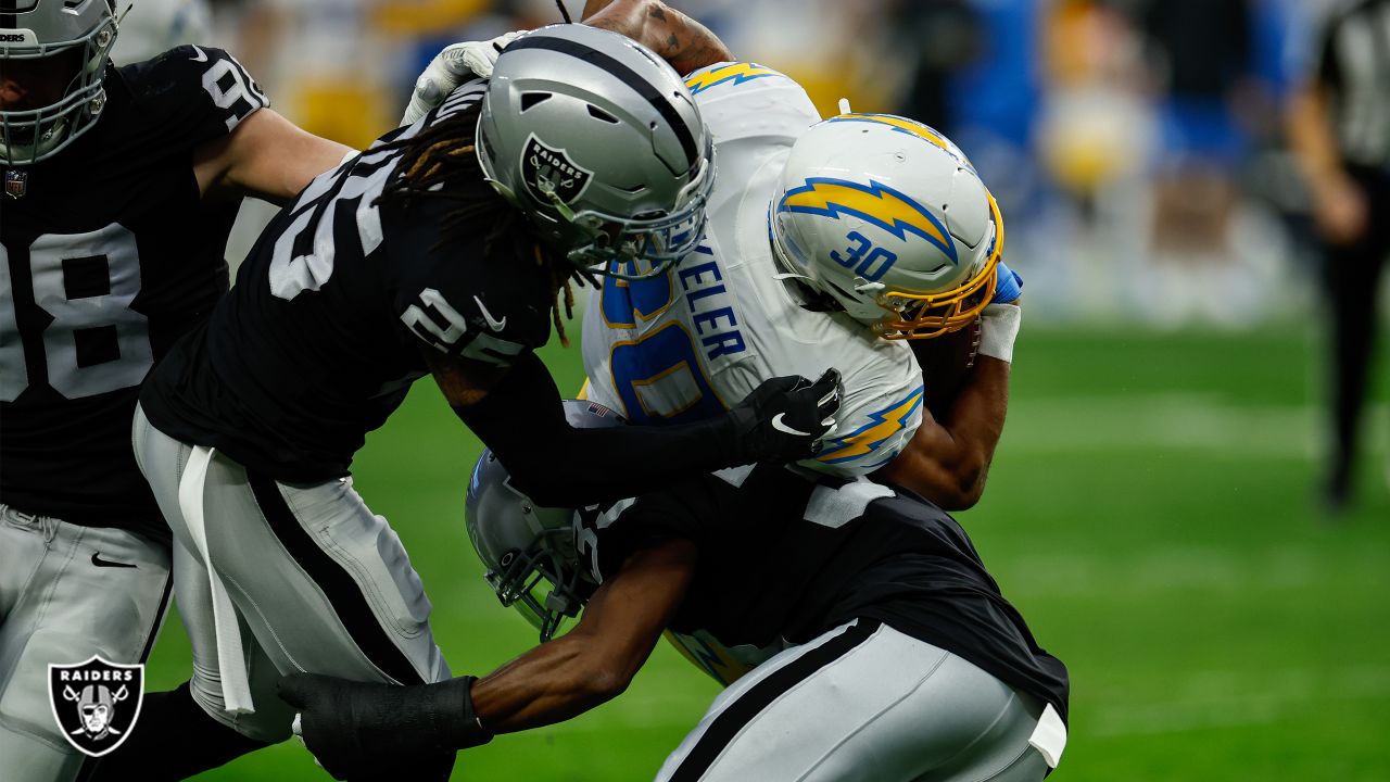 Highlights and touchdowns: Los Angeles Chargers 20-27 Las Vegas Raiders in  NFL