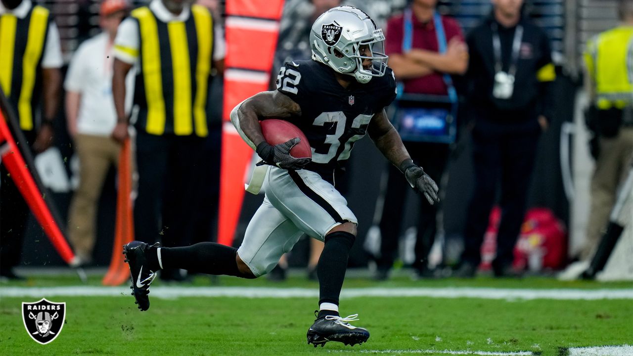 Las Vegas Raiders running back Brittain Brown (38) plays against the  Minnesota Vikings during an NFL preseason football game, Sunday, Aug. 14,  2022, in Las Vegas. (AP Photo/John Locher Stock Photo - Alamy