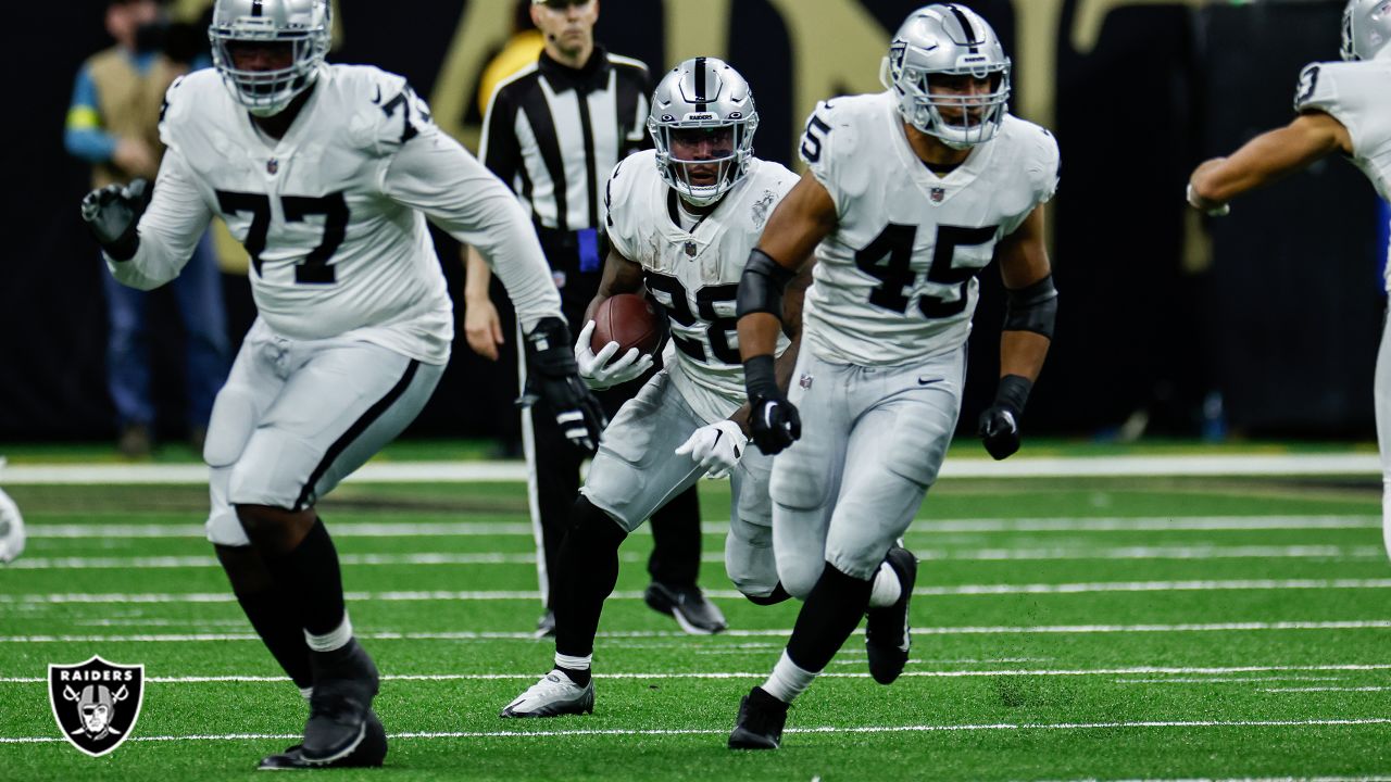 Raiders eager to show off new digs in Vegas debut against Saints