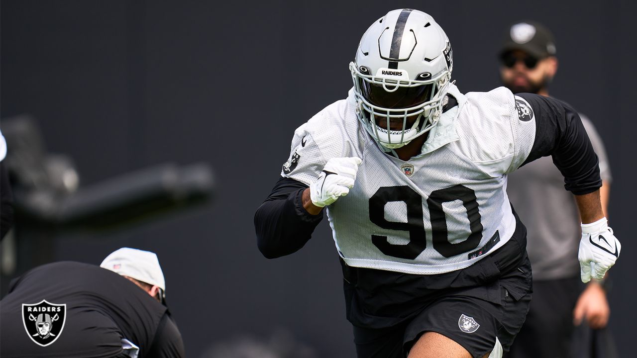 Raiders to re-sign Jermaine Eluemunor, a veteran offensive tackle, Raiders  News