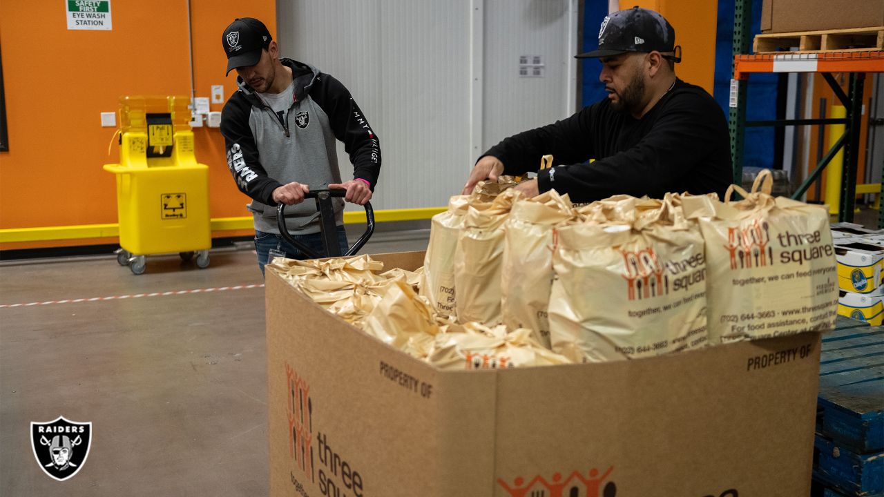 Raiders assist community by providing Thanksgiving meals