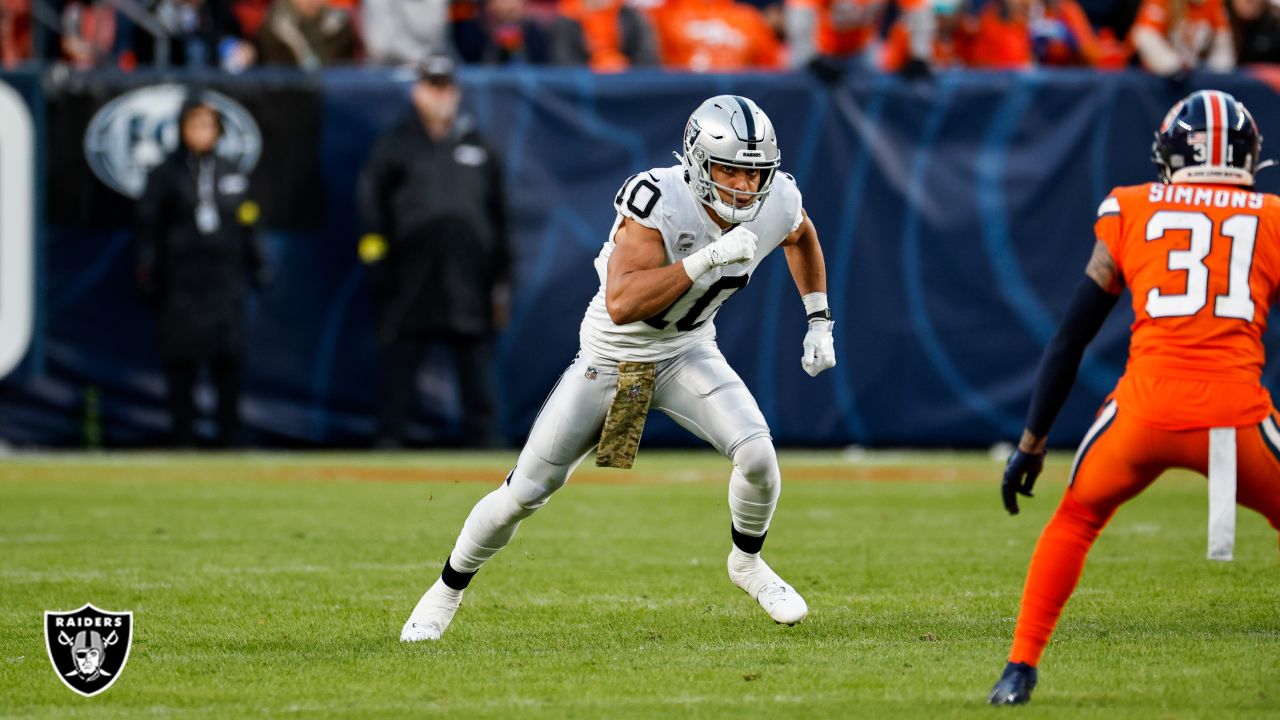 Las Vegas Raiders defensive end Maxx Crosby (98) during the first half of  an NFL football game against the Denver Broncos, Sunday, Oct 2, 2022, in Las  Vegas. (AP Photo/Rick Scuteri Stock