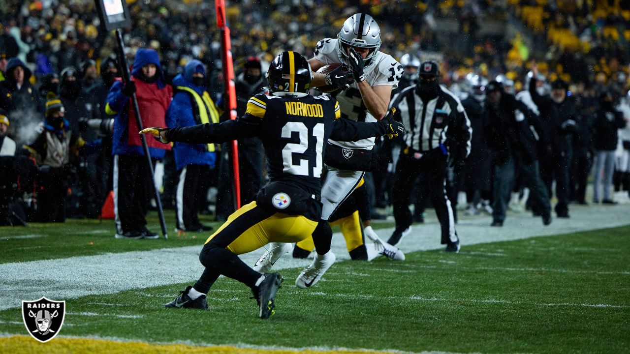 NFL recap: Steelers win in primetime, Raiders prevail in OT