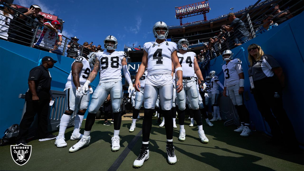 Las Vegas Raiders running back Brandon Bolden (34) takes a break during  their game against the Tennessee Titans Sunday, Sept. 25, 2022, in  Nashville, Tenn. (AP Photo/Wade Payne Stock Photo - Alamy