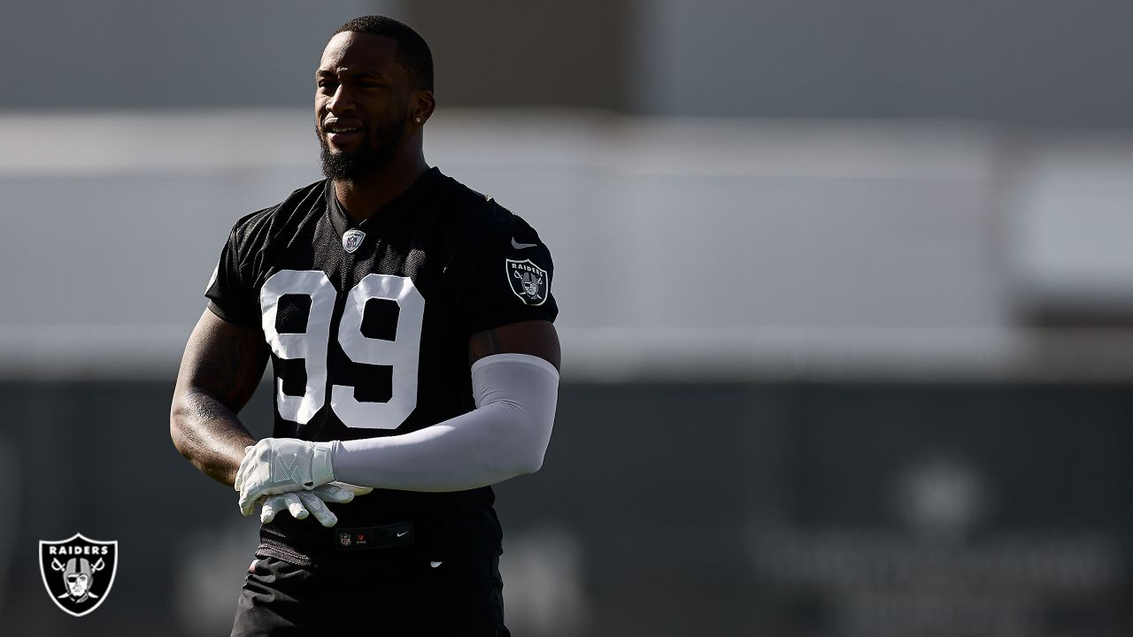 Las Vegas Raiders defensive end Clelin Ferrell (99) gets set on