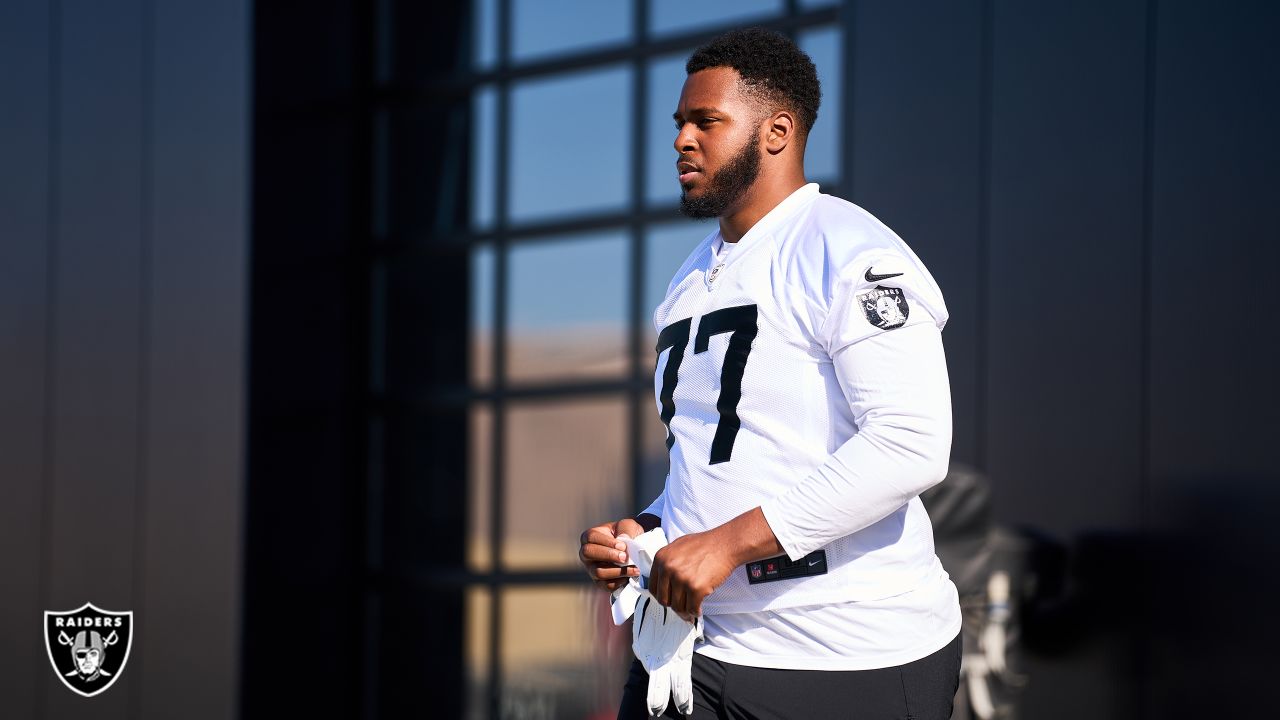 Raiders News: NFL execs rank Kolton Miller top-10 offensive tackle - Silver  And Black Pride