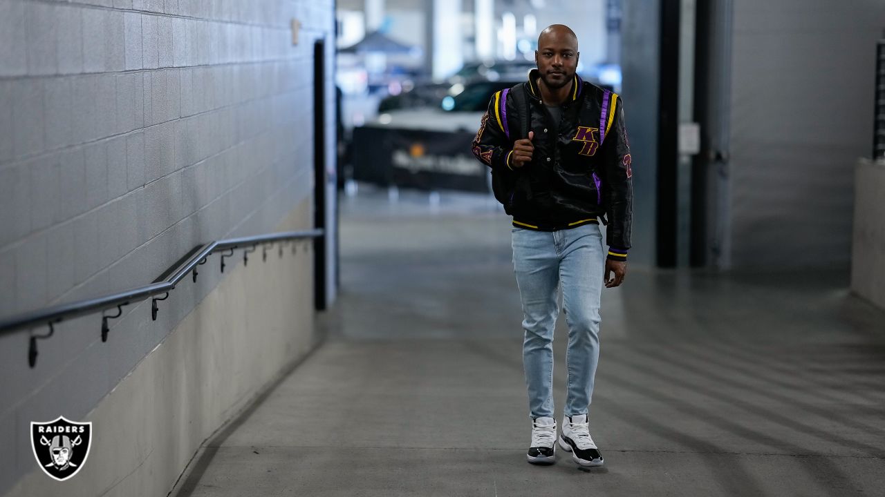 Darren Waller honored as Raiders' Walter Payton NFL Man of the Year nominee  in pregame celebration