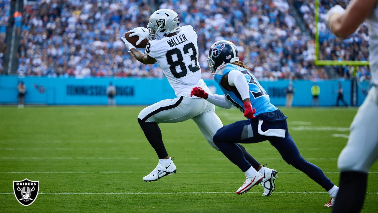 Las Vegas Raiders running back Brandon Bolden (34) takes a break during  their game against the Tennessee Titans Sunday, Sept. 25, 2022, in  Nashville, Tenn. (AP Photo/Wade Payne Stock Photo - Alamy