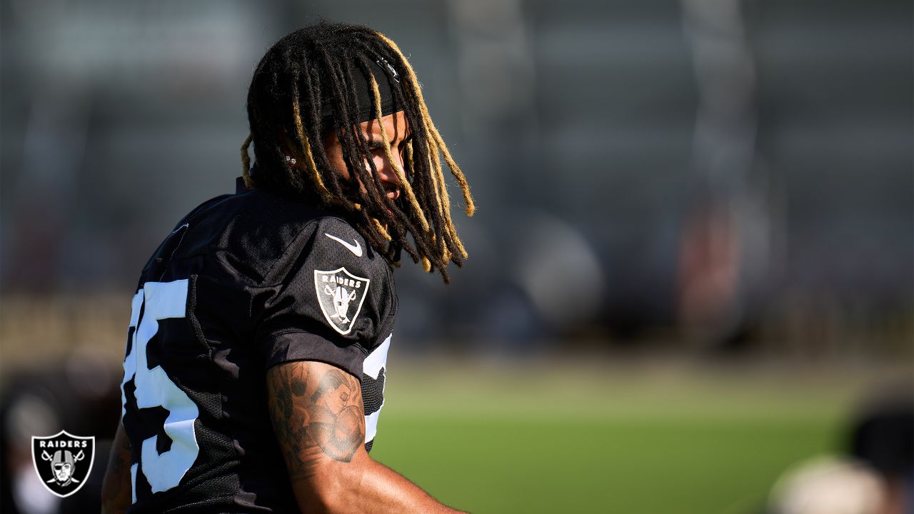 Raiders middle linebacker Denzel Perryman (52) winces during practice at  the Intermountain Heal …