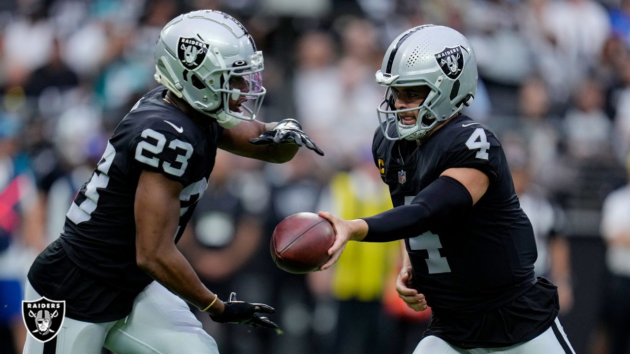 Peyton Barber adds to the Raiders' lead with goal-line TD