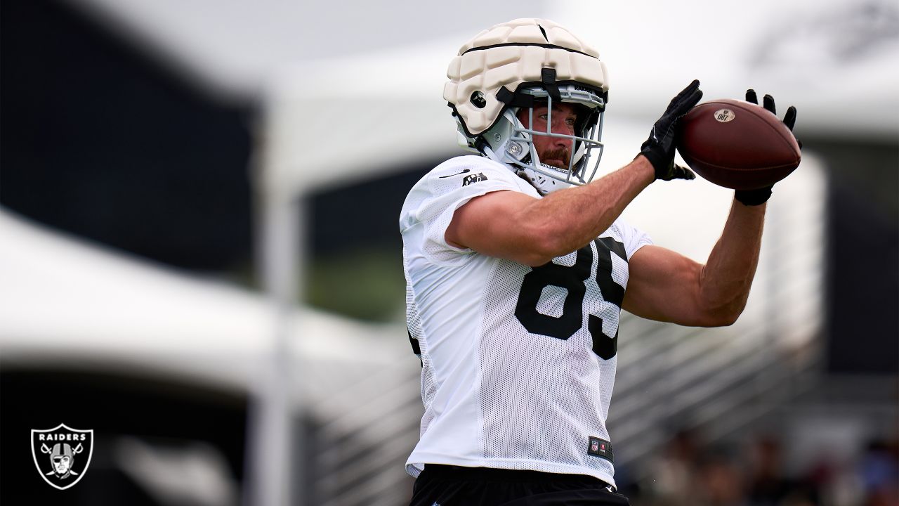 Raiders preseason: Tight end Cole Fotheringham opens eyes - Silver