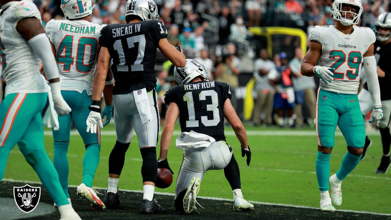 Raiders wide receiver Willie Snead (17) makes a catch before an