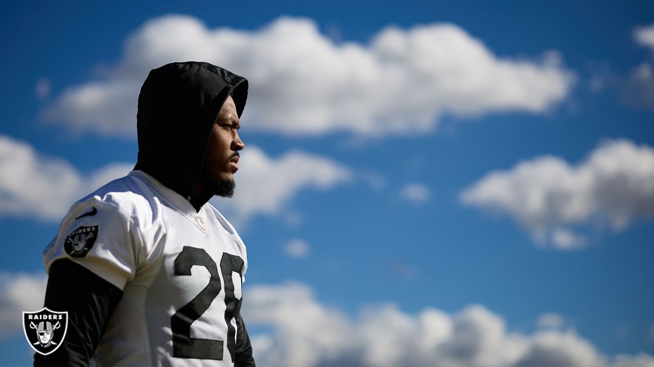 Las Vegas Raiders linebacker Jayon Brown (50) in the first half of an NFL  football game Sunday, Nov. 20, 2022, in Denver. (AP Photo/David Zalubowski  Stock Photo - Alamy