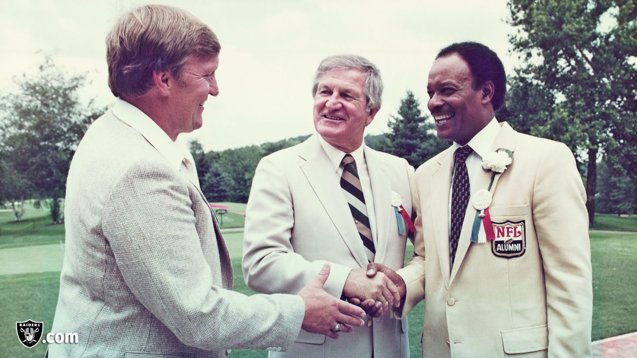 Las Vegas Raiders - Hall of Famer Willie Brown with FS Charles