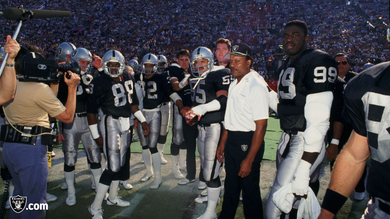 Top 10 moments during Willie Brown's career as a Raider