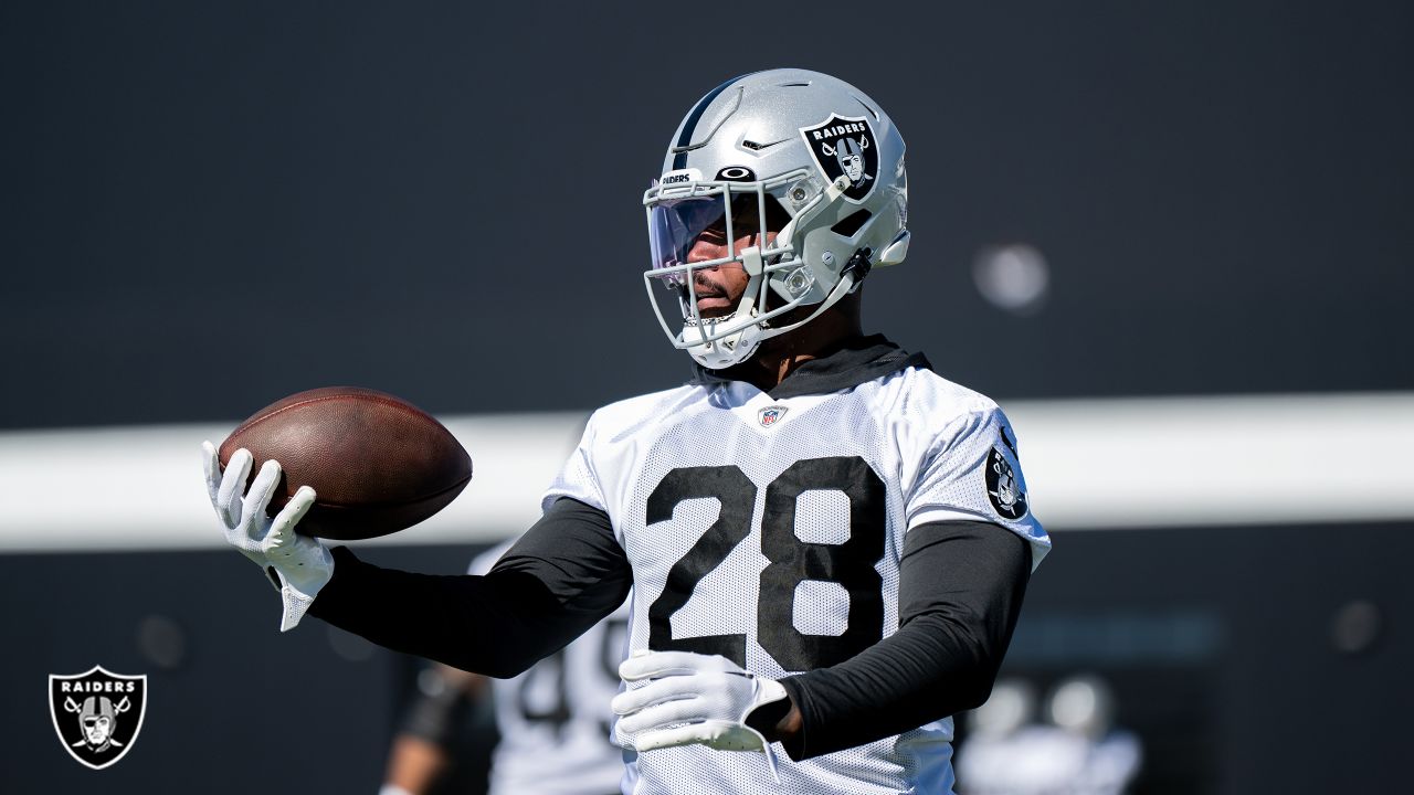 LOOK: All-black Raiders uniform mock-up and RB Josh Jacobs approves