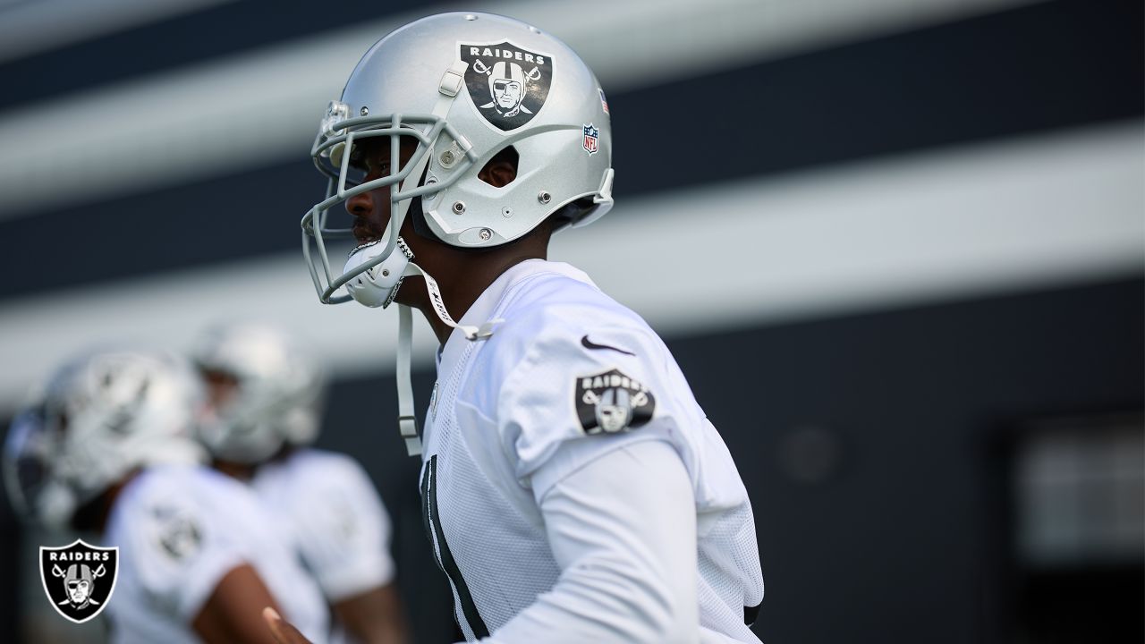 Las Vegas Raiders' Hunter Renfrow catches a pass during a practice at NFL  football training camp Friday, Aug. 4, 2023, in Henderson, Nev. (AP  Photo/John Locher Stock Photo - Alamy