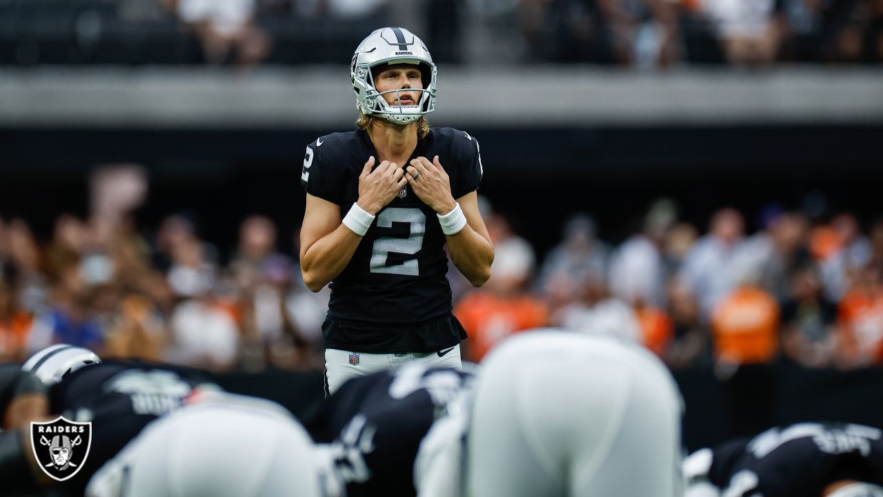 Josh Jacobs is Luckily Back with the Raiders and Immediately Soars