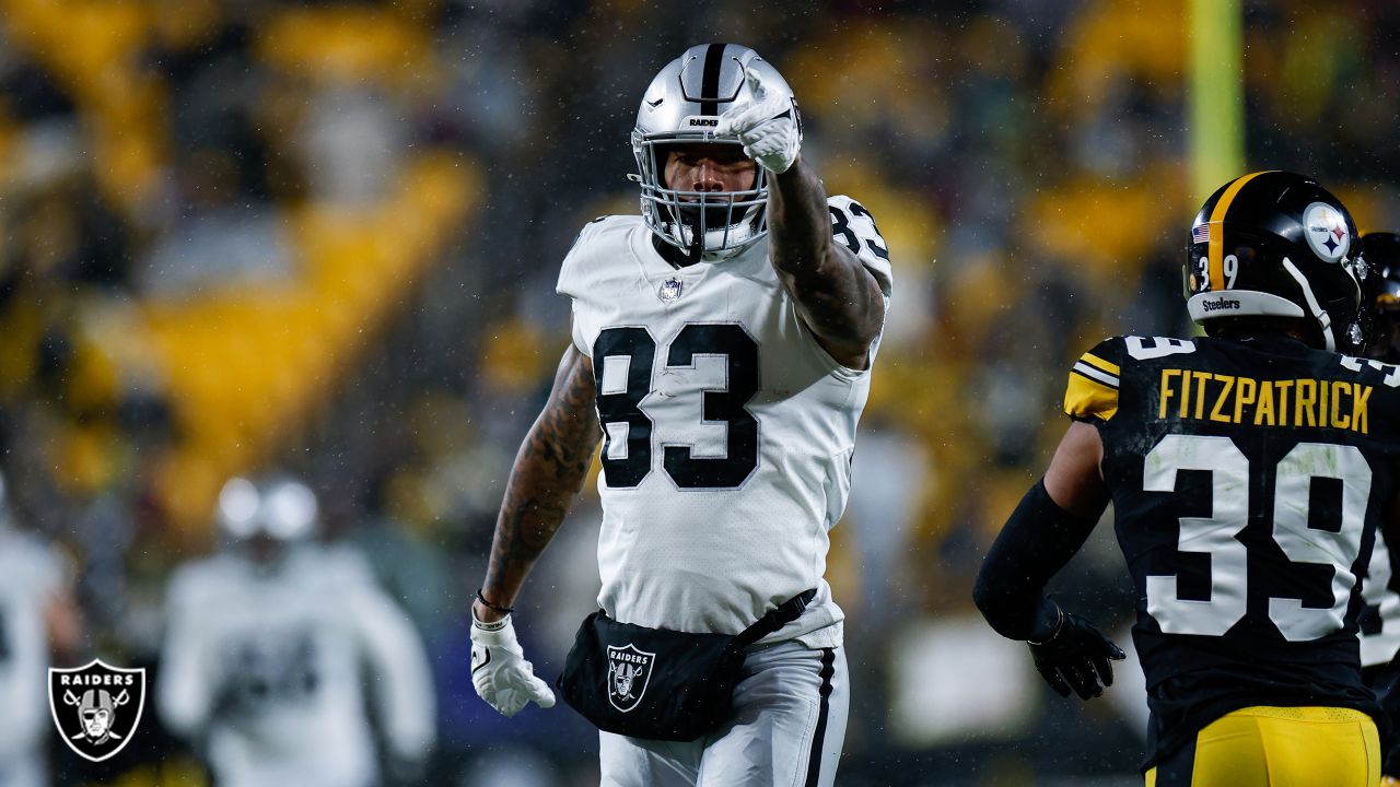 Las Vegas Raiders defensive end Malcolm Koonce (51) during an NFL football  game against the Pittsburgh Steelers, Sunday, Dec. 24, 2022, in Pittsburgh.  (AP Photo/Tyler Kaufman Stock Photo - Alamy