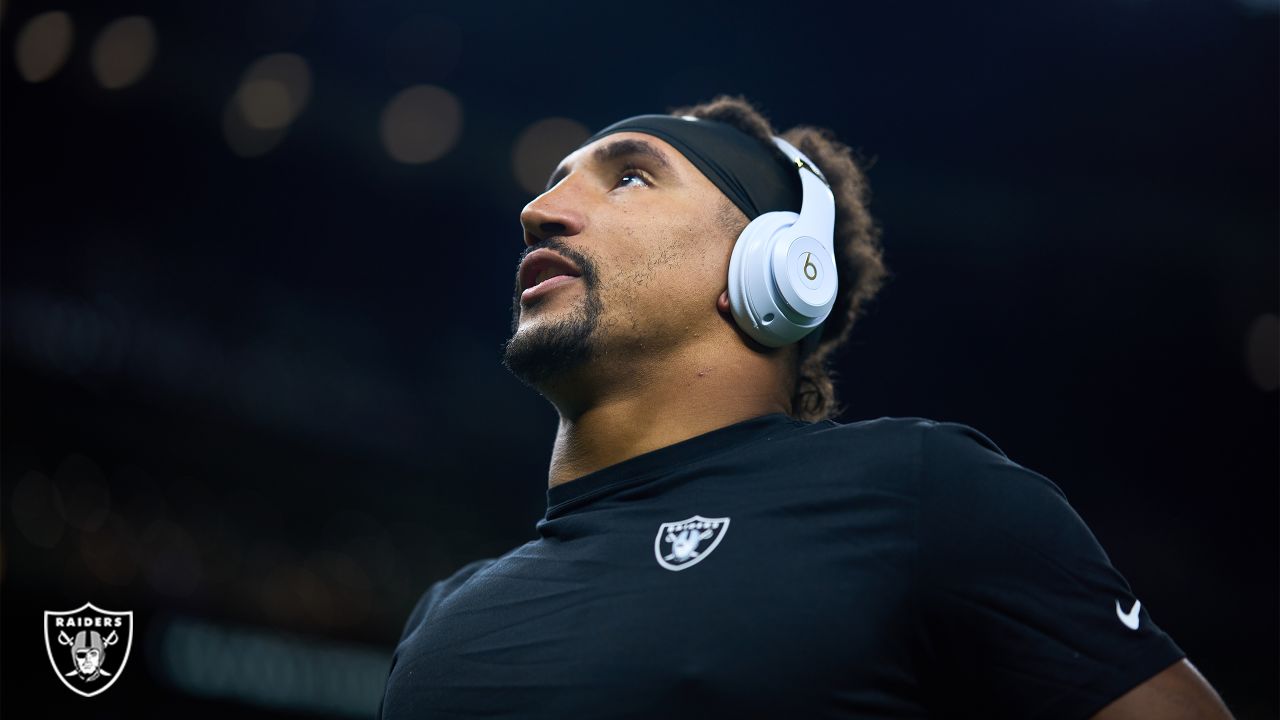 Las Vegas Raiders fullback Jakob Johnson (45) warms up before an