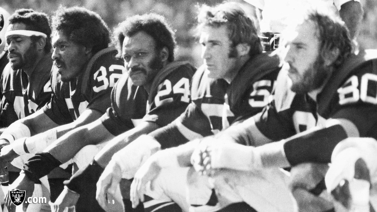 Eagles, Raiders mourn passing of legendary OT Bob Brown