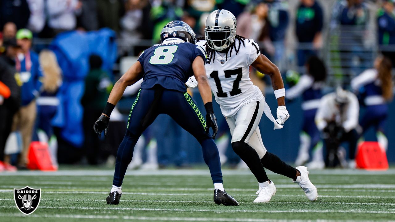 Josh Jacobs' dramatic 86-yard OT run caps wild win for the Raiders