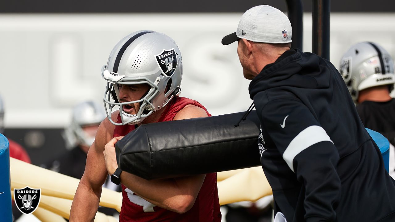 Ex-Raider Johnathan Abram reunites with old friends in Green Bay