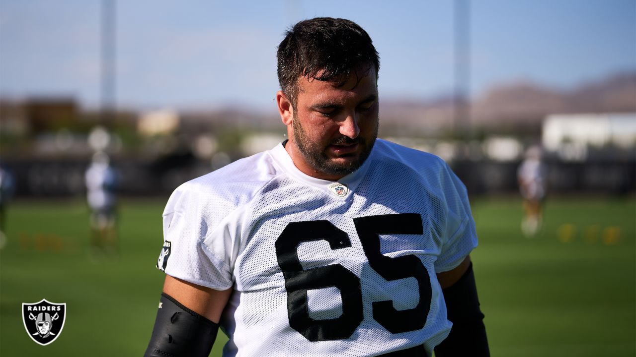 Las Vegas Raiders' Nick Bowers practices during NFL football training camp,  Thursday, July 21, 2022, in Henderson, Nev. (AP Photo/John Locher Stock  Photo - Alamy