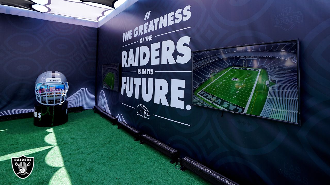 2022 NFL draft Day 2 photos: Raider Nation and Strip headliners