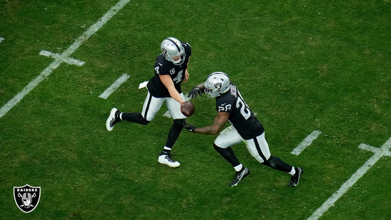 Josh Jacobs' dramatic 86-yard OT run caps wild win for the Raiders