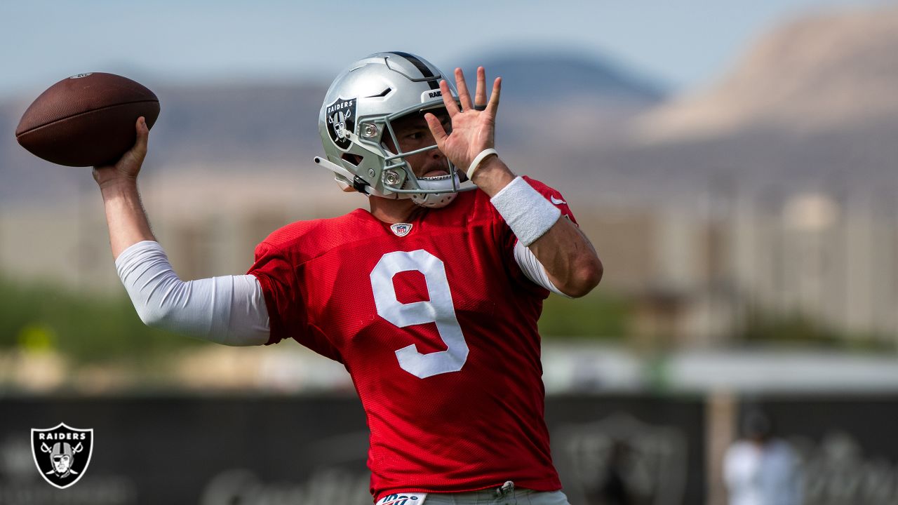 Raiders training camp: QB Jimmy Garoppolo rebounds, connects with Davante  Adams - Sports Illustrated