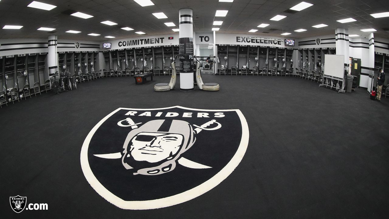 1980: A sign that hung in the Oakland Raider Locker Room. Rule #2? See Rule  #1 : r/raiders