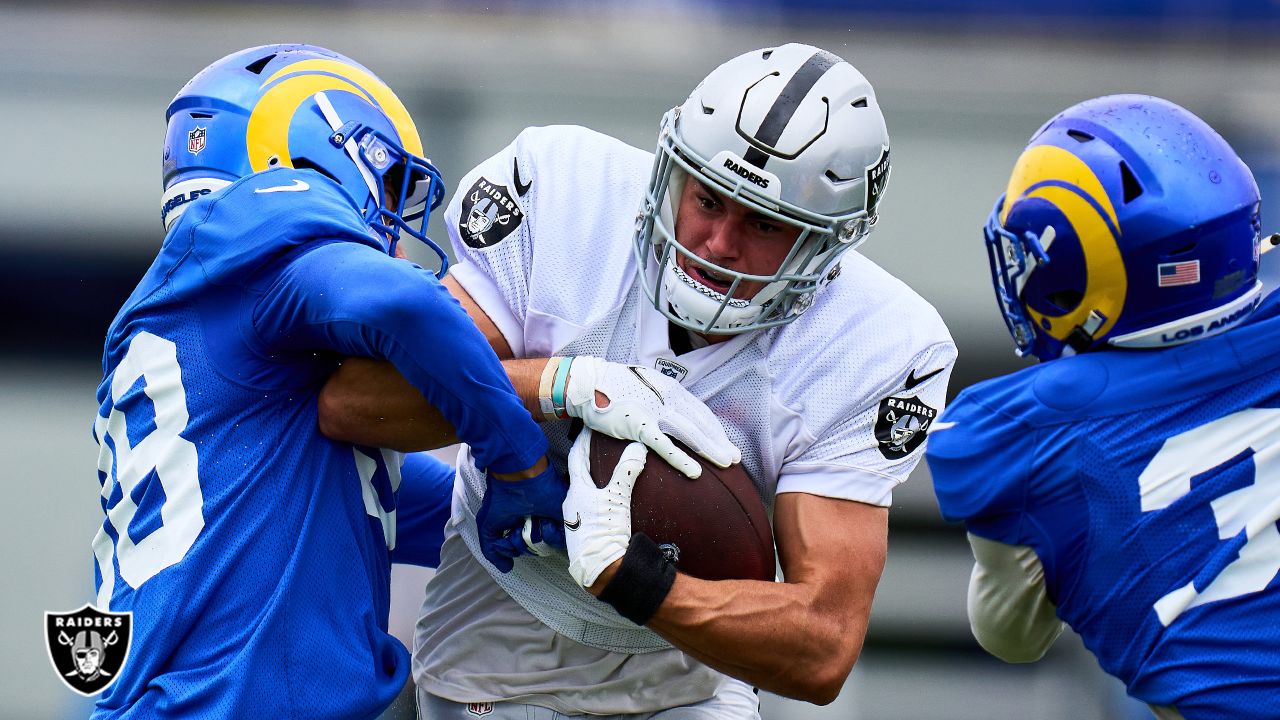 Derek Carr on 'gameday mentality' for first practice with Rams, facing  Aaron Donald