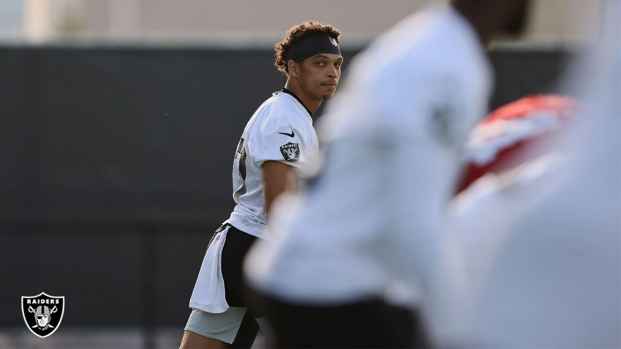 Las Vegas Raiders wide receiver Henry Ruggs III (11) during training camp  on Thursday, Aug 19, 2021, in Thousand Oaks, Calif. (Dylan Stewart/Image of  Stock Photo - Alamy