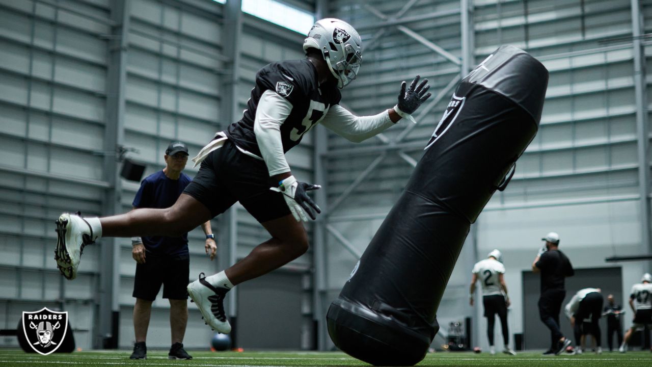 Trayvon Mullen Excels as Las Vegas Raiders Defense Isn't - Sports  Illustrated Las Vegas Raiders News, Analysis and More